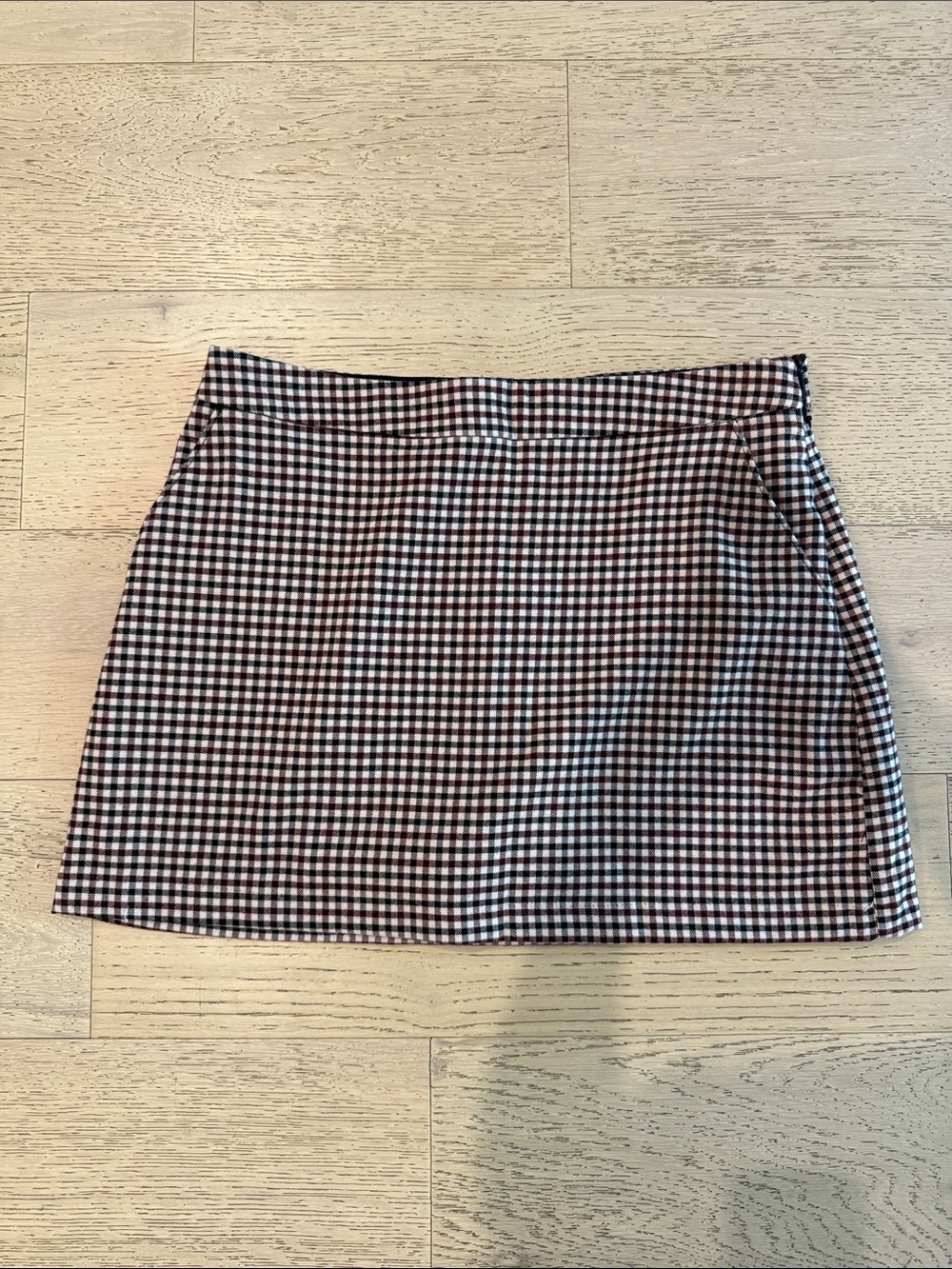 Abercrombie NWT skort Gingham Mini Skirt - Maroon, Black & White